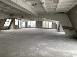 Cured Atypical Building for Rent - Nice Volume - Paris Le Marais - Image 1