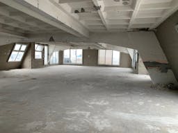 Cured Atypical Building for Rent - Nice Volume - Paris Le Marais - Image 1