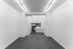 Stylish Le Marais Boutique - Image 2