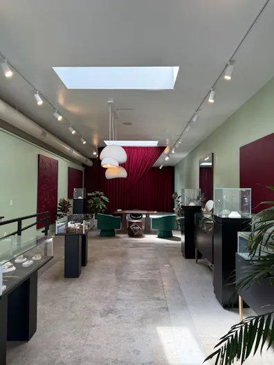 The Emerald Store on Melrose Avenue, steps from Melrose Place - Image 1