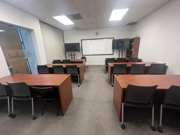 Spacious , quiet and clean room 123 at University of San Jose - Image 0