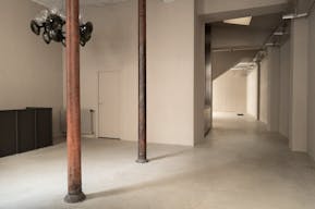 Atypical design gallery & shooting space in the Marais - Image 0