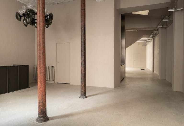 Atypical design gallery & shooting space in the Marais - Image 0