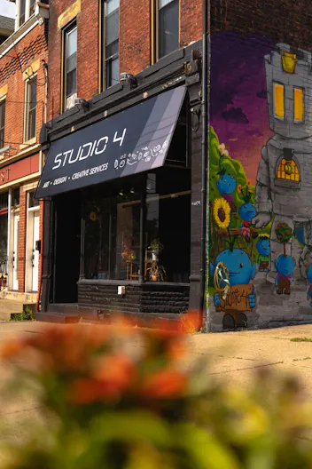 Art Gallery in Bloomfield - Image 0