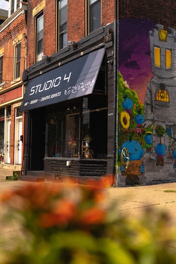 Art Gallery in Bloomfield - Image 0