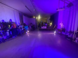 Beautiful and Versatile Open Loft Studio - Image 23