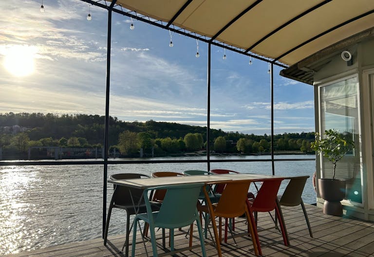 Espace p�niche dans la nature proche m�tro - Image 0