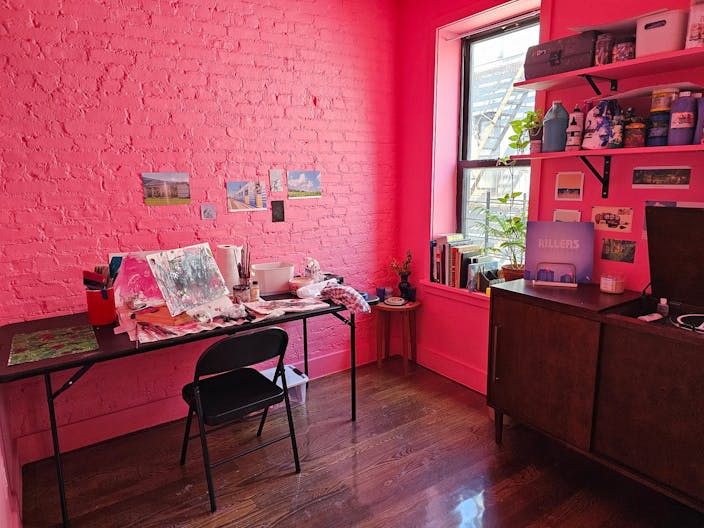 Bright pink and playful art studio with (or without!) work table/chair - Image 0
