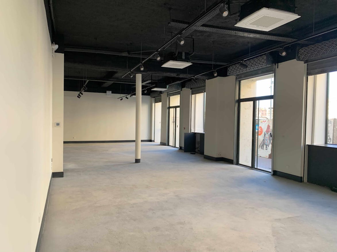 Nouvel espace à Marseille de 200m², modulable en deux cellules avec stockage. - Image 2