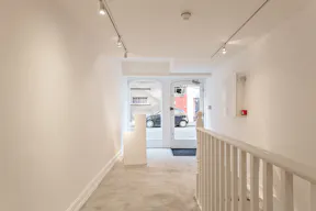 Exclusive Townhouse Rental in the Heart of London - Image 20