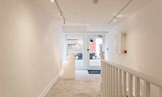 Exclusive Townhouse Rental in the Heart of London - Image 20