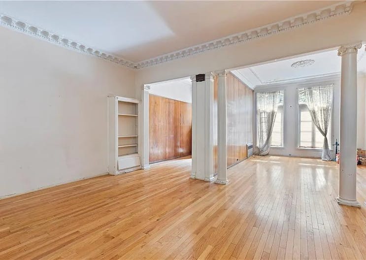 Luxurious 6 bedroom mansion - Image 2