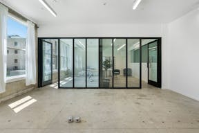 NATURAL LIGHT LOFT | DTLA SKYLINE VIEW | PRIVATE HAIR, MAKEUP AND VANITY SPACE - Image 6