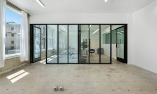 NATURAL LIGHT LOFT | DTLA SKYLINE VIEW | PRIVATE HAIR, MAKEUP AND VANITY SPACE - Image 6