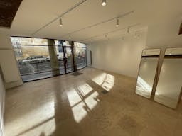 Galerie WHEAKO - Rue de Turenne - Le Marais - - Image 9