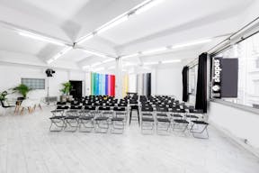 Un showroom 100% modulable dans le haut-Marais avec des volumes industriels. - Image 1