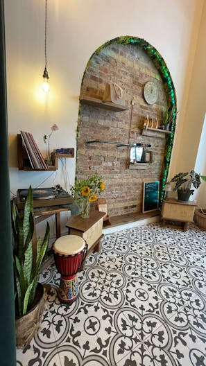 Our vintage oasis in the heart of the city - Image 4