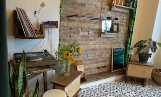 Our vintage oasis in the heart of the city - Image 4