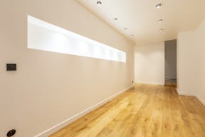 Beautiful pop up in the heart of the marché Saint Honoré - Image 3