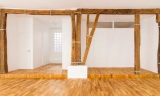 Bright Pop Up Boutique in Pigalle - Image 2