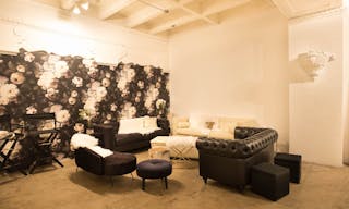 DTLA Grand Loft with High Ceilings - Image 24