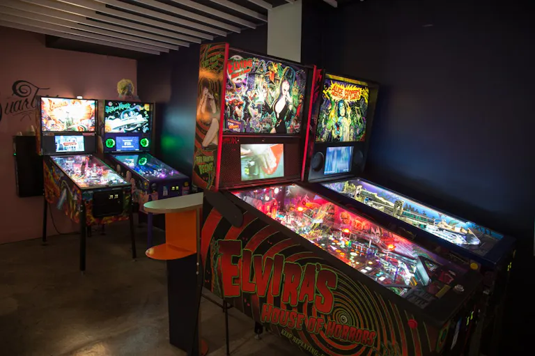 Restaurant/Bar with Arcade in the Mission - Image 4