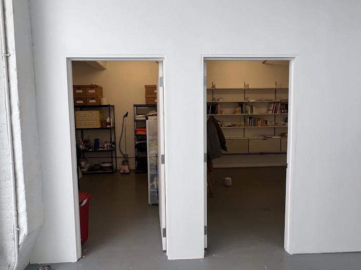 Spacious 1,200 sq ft  Gowanus Studio with high ceilings - Image 2