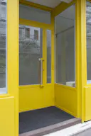 Pop-up gallery store in Paris, Belleville - Image 23
