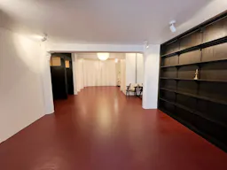 Beautiful pop up space in the heart of the Marais - Image 9