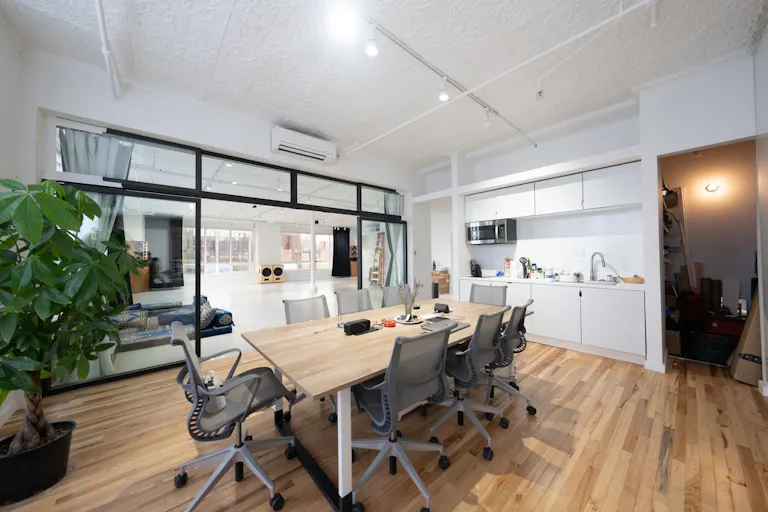 Studio With Amazing Views near Dimes Square - Image 2