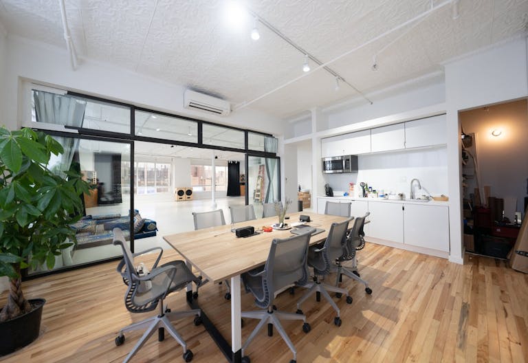 Studio With Amazing Views near Dimes Square - Image 2