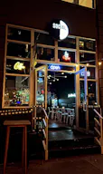 Intimate Williamsburg Cafe & Bar Social House - Image 1