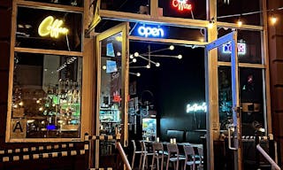 Intimate Williamsburg Cafe & Bar Social House - Image 1