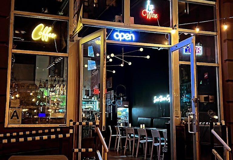 Intimate Williamsburg Cafe & Bar Social House - Image 1