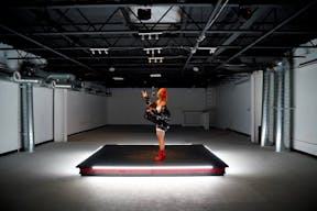 2 floor Big white open space with lights - Image 6