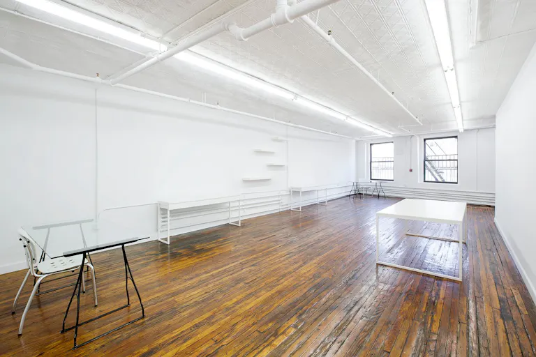 Beautiful Downtown Showroom - Image 2