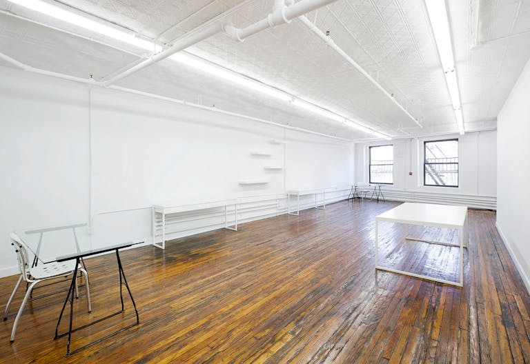 Beautiful Downtown Showroom - Image 2