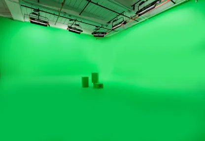 Versatile Video Studio & Pre-Lit 20’ Green Screen Cyc - Image 0