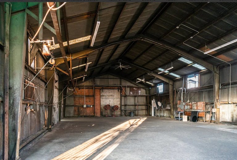 Metal Hanger and Boxing Ring - Image 0