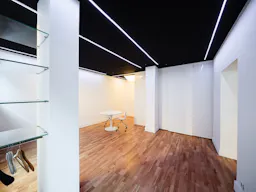 Saint Gilles Pop Up Boutique - Image 5