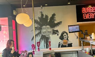 Prime corner space on Melrose - best pop up space in LA. - Image 4