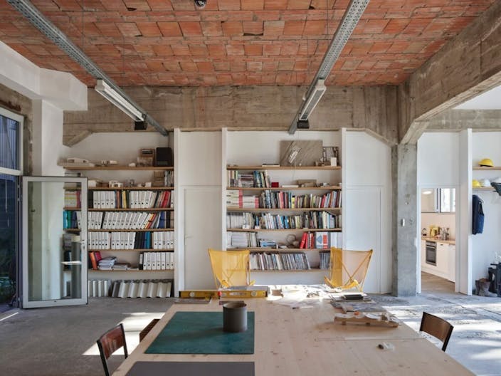 Espace de 100m2 de type atelier connect� � un jardin et � la rue-lieu polyvalent et charmant - Image 1