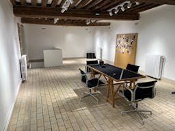Showroom Place des Vosges au coeur du Marais sur cour class�e - Image 7
