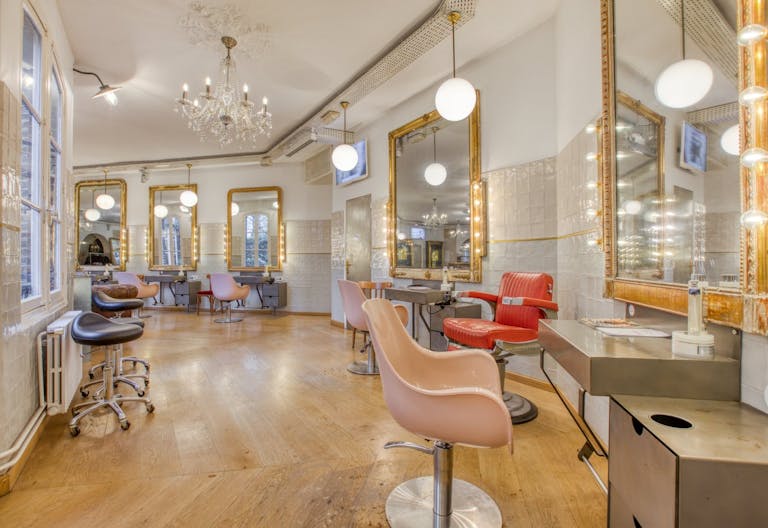 Superb Mansion in the 6th arrondissement of Paris - Image 2