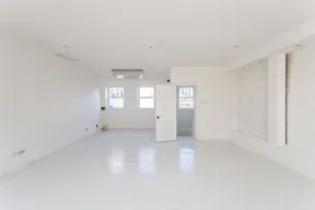 Exclusive Townhouse Rental in the Heart of London - Image 8