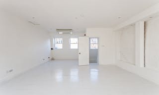 Exclusive Townhouse Rental in the Heart of London - Image 8