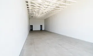 Stunning Retail Space on Iconic Sunset Boulevard - Image 3