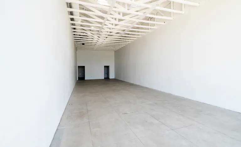Stunning Retail Space on Iconic Sunset Boulevard - Image 3