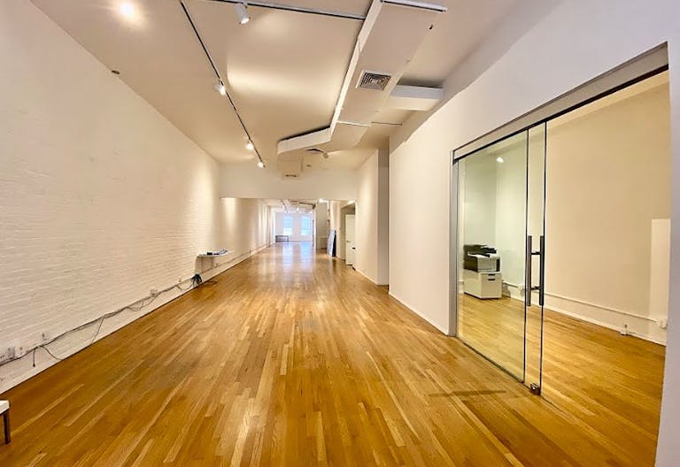 ** SPACIOUS SOHO OFFICE / EVENT SPACE, Move-In Ready ** 4th Floor. - Image 3