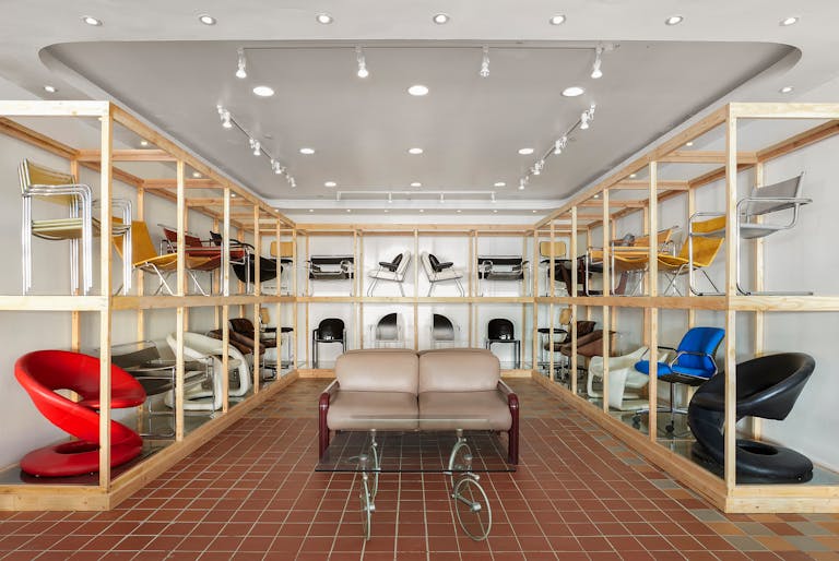 Two-Story, 3000 sqft, Large, Bright & Airy Art Gallery & Collectible Vintage Design Gallery in Brooklyn - Image 1